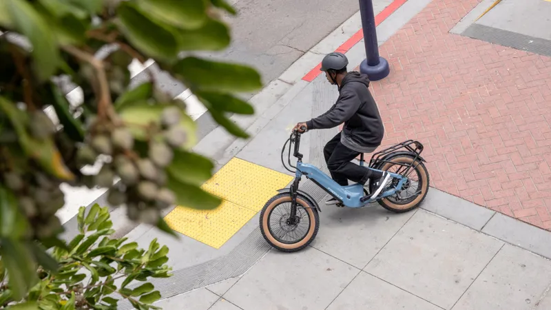 Troxus Lynx Plus E-Bike 20 inch in Cadet Blue-12